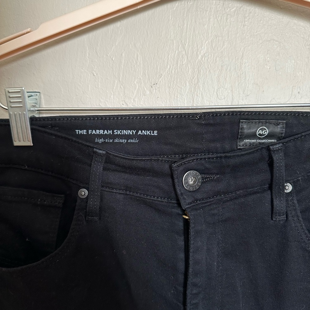 Black Skinny jeans